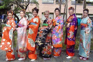 Furisode Kimono Träger in Europa für Kimono Fakten