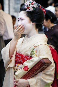 Hikizuri Kimono Lachende Geisha